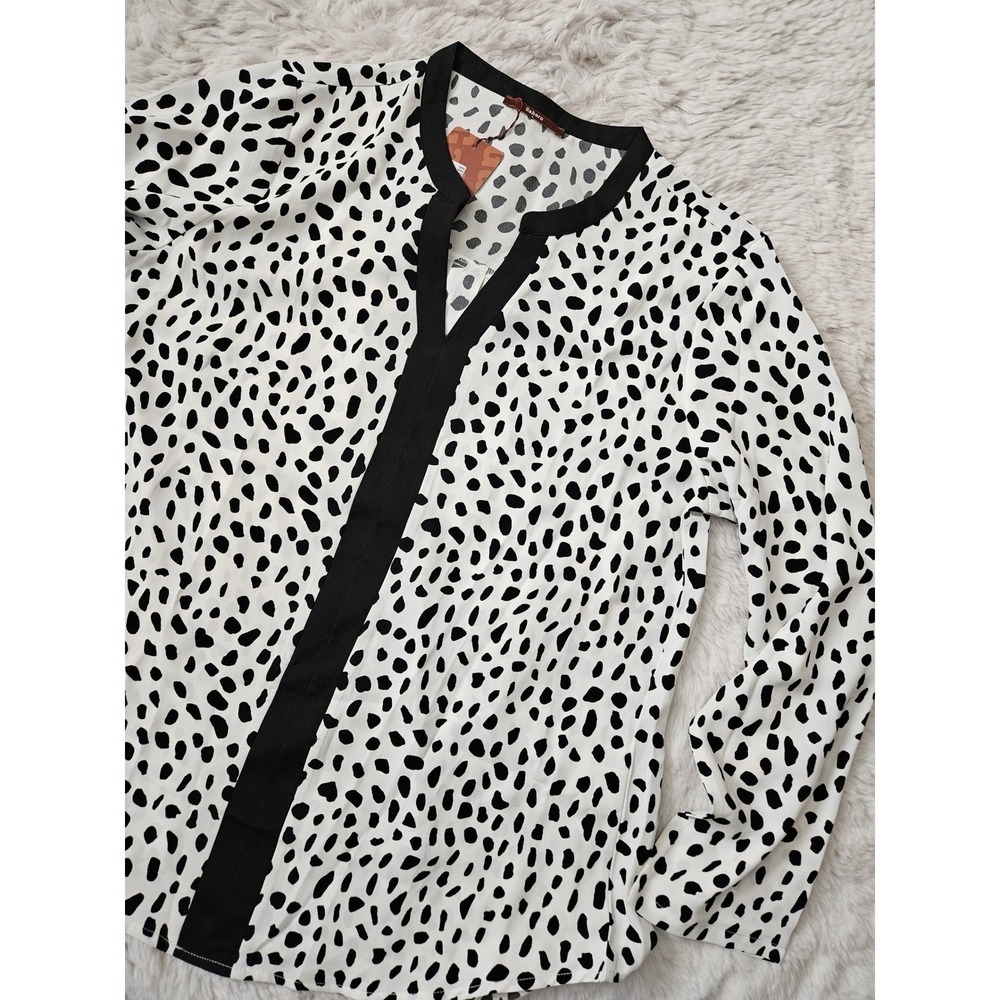 Gaharu Women's Black & White Dalmation Print V-Neck Blouse Size L NWT